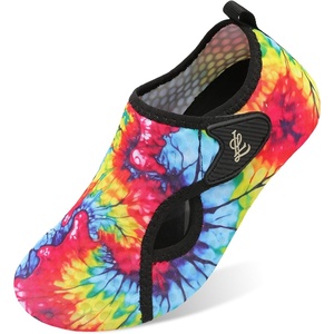 LeIsfIt Water Shoes for Women Men Swim Beach Barefoot Shoes Quick Dry Aqua Socks for Pool Diving Boating River Yoga Lake Surf(Colorful Pattern)