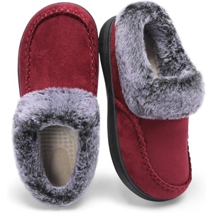 LeIsfIt Women’s Fuzzy Slippers Wide Toe Box Memory Foam House Shoes(Red)