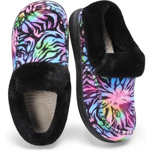 LeIsfIt Women’s Fuzzy Slippers Wide Toe Box Memory Foam House Shoes(Tiedye)